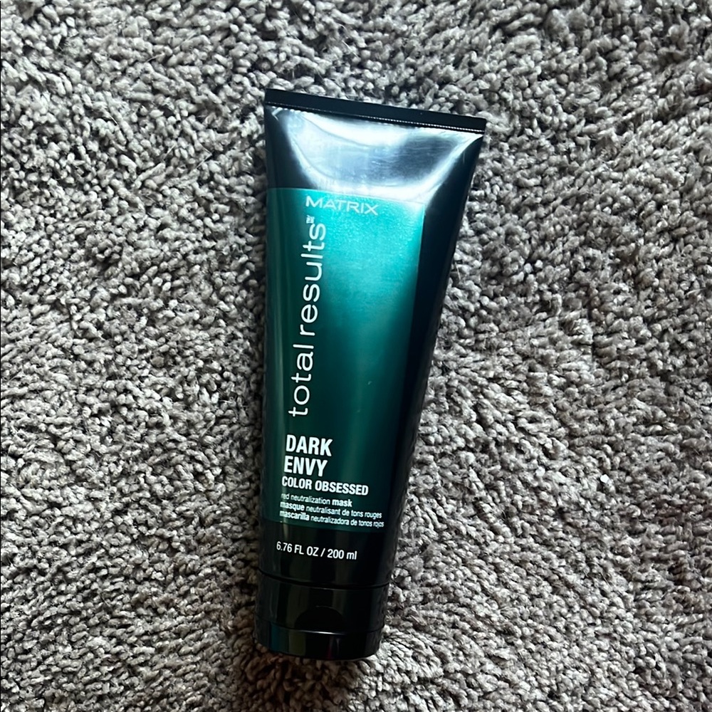 Matix dark envy red neutralization mask (discontinued in US)